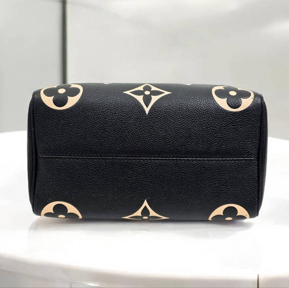 ✨️Authentic Louis Vuitton speedy25 Bicolor Monogram Crossbody Bag - Picture 6 of 17